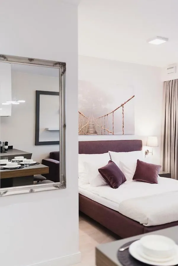 Luxlux Apartments Metro Slodowiec Varsó