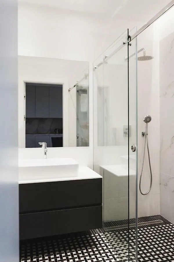Luxlux Apartments Metro Slodowiec Varsó